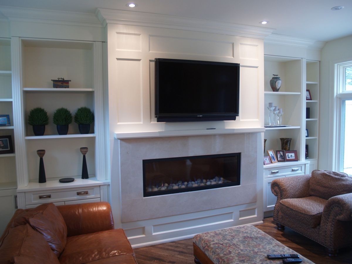 Wainscoting without panels as accent wall behind tv