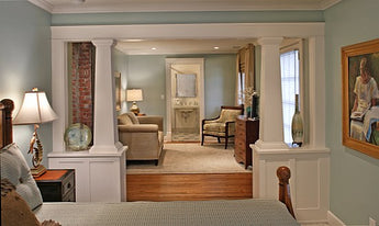 interior_tapered_wood_coulmns.jpg